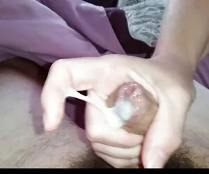 خروس بریده نشده من ، یک بار آشفته بر روی فیلم سکسی فیلم هندی همسر خود را به هم می زند