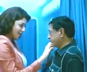 Kajal Aggarwal داغ بوسه فیلم سکسی و کلیپ حذف شده نامرئی پیرمرد