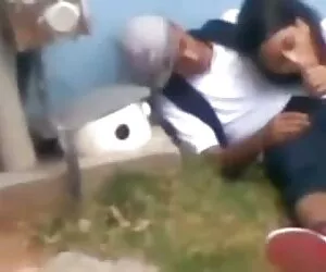 میخ کن! منفجر کردن کار در خارج