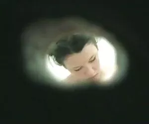 نوجوان کری در استخر گرفتار شد