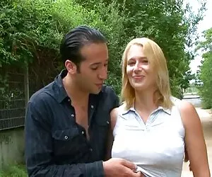 بلوند مقعد هاردکور صورت نوجوان کوچک