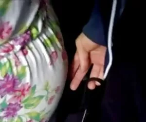 او دوست داشت که من در اتوبوس الاغش را لمس کردم.