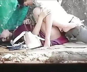 زوج تایلندی در فضای باز